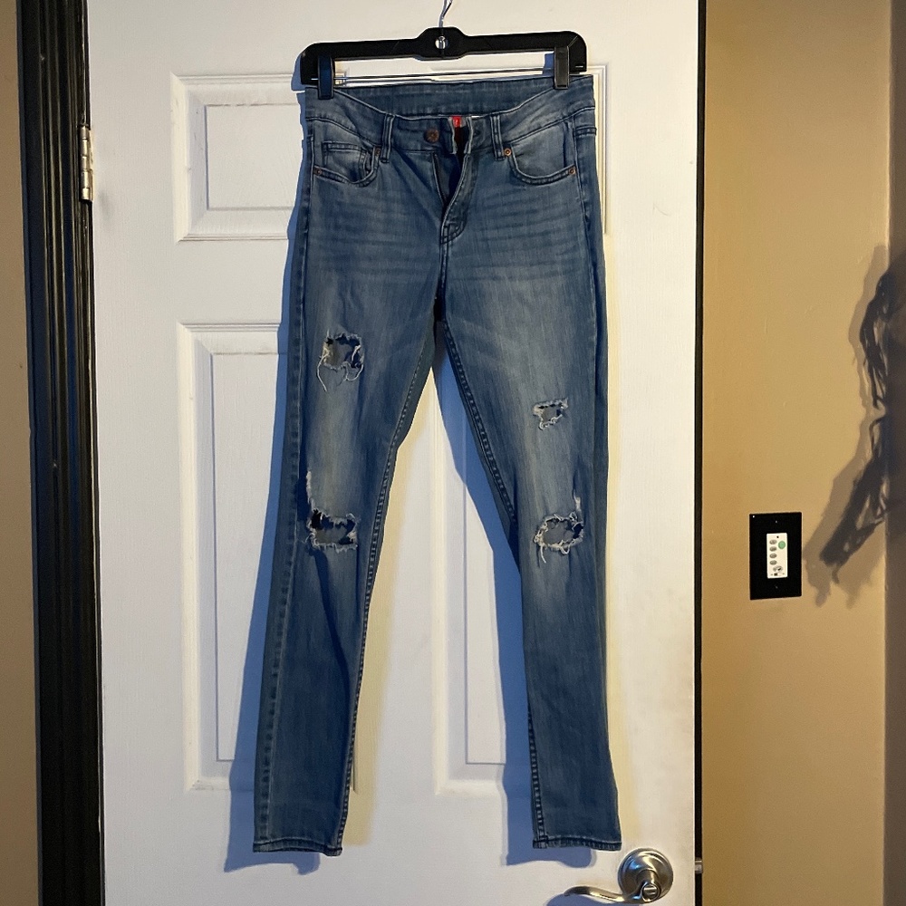 H&M divided distressed jeans